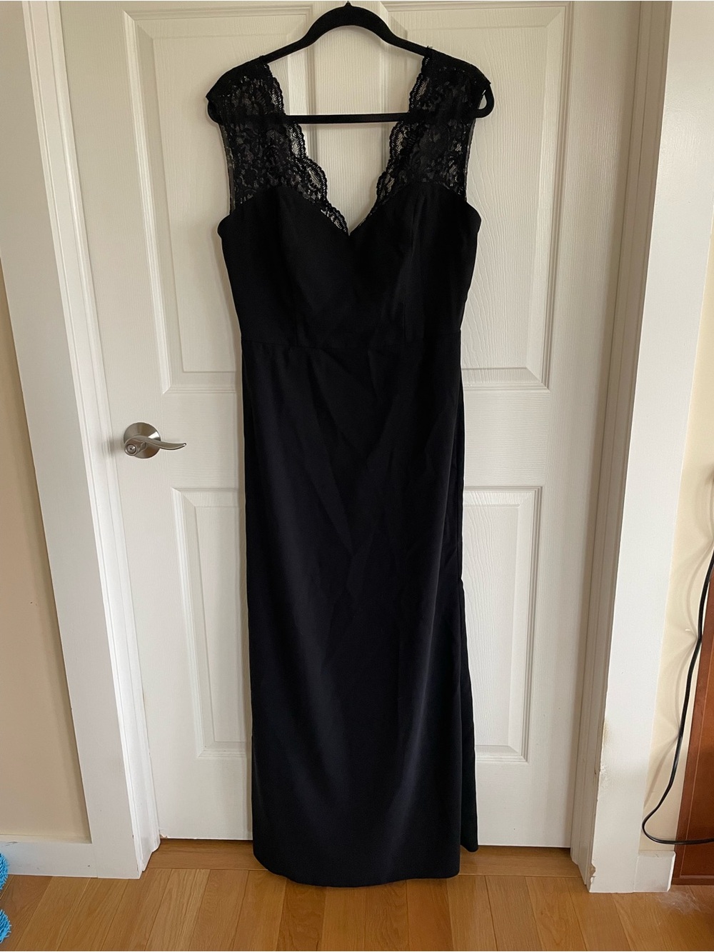 Elegant Bella Black Lace Cap Sleeve Prom Gown Size 14